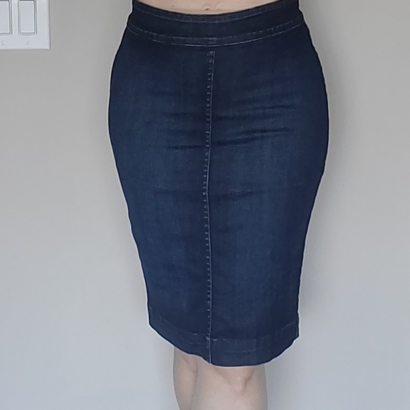 π HOST PICK π Denim Stretch Pencil Skirt - Picture 8 of 12